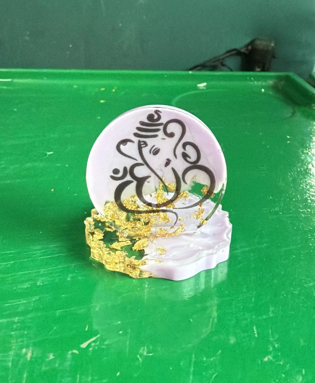 White Gold Ganesha Resin Keepsake — Design #19